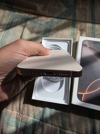 iPhone 16 Pro Max Gold