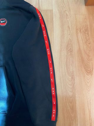 Sudadera Nike con capucha y cremallera