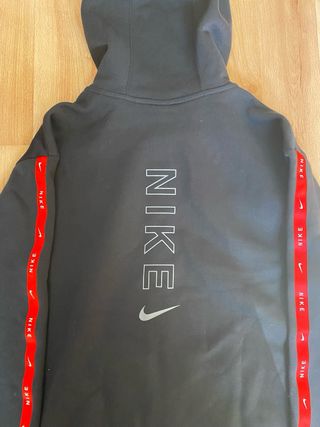 Sudadera Nike con capucha y cremallera
