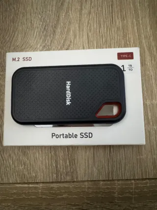 Discos duros externos 8tb y 1tb