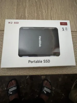 Discos duros externos 8tb y 1tb