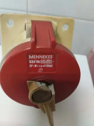 Base Enchufe Mennekes 63A 6h 3P+N 209A