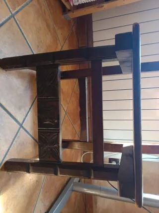 Sillas rústicas de madera maciza