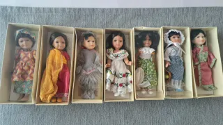 Muñeca de porcelana vestida