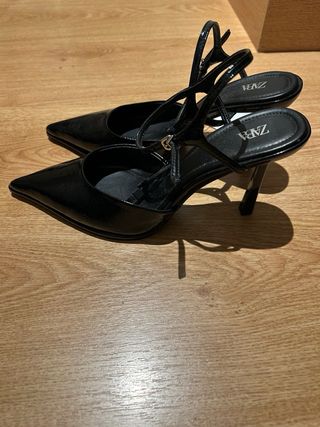 Zapatos negros Zara