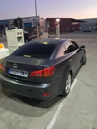 Lexus Luxury is220d