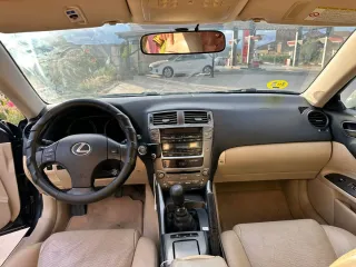 Lexus Luxury is220d