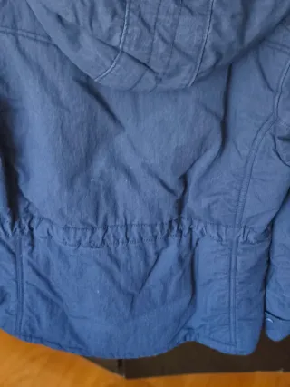Chaqueta Levi's azul marino con capucha