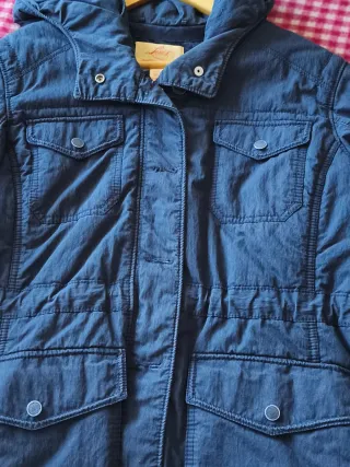 Chaqueta Levi's azul marino con capucha