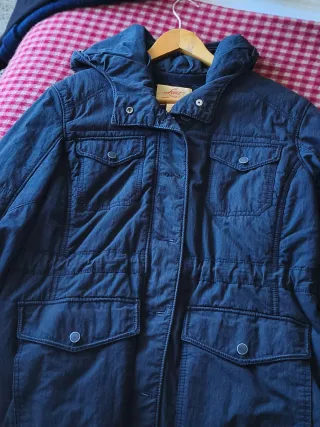 Chaqueta Levi's azul marino con capucha