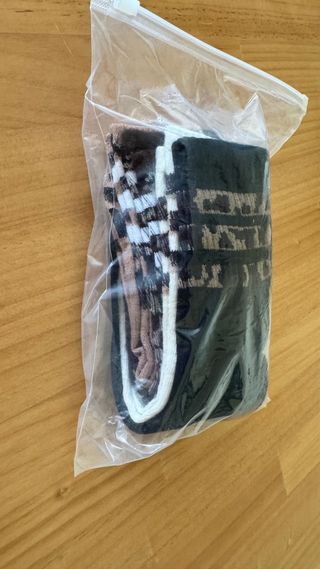 4 pares de calcetines nuevos sin estrenar