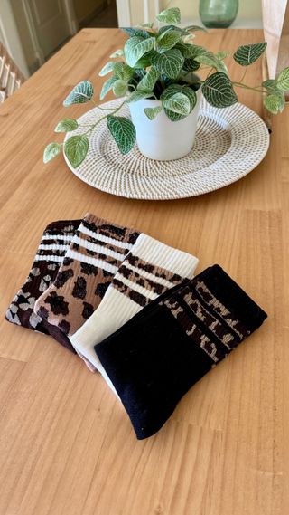4 pares de calcetines nuevos sin estrenar