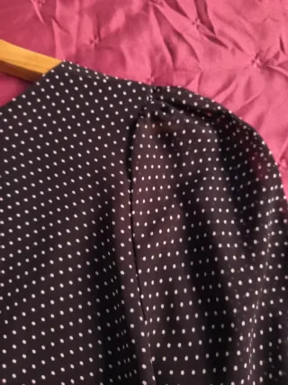 Camisa volantes lunares.