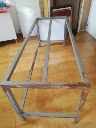 Estructura metálica para mesa