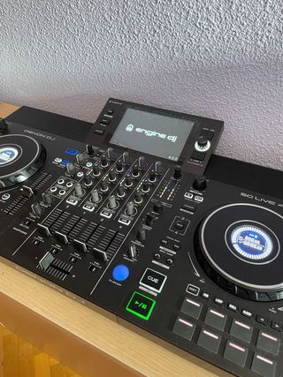 Mesa de mezclas Denon SC LIVE 4 + FLIGHT CASE