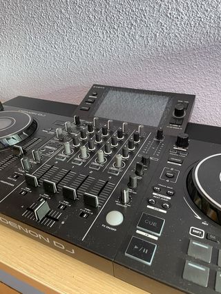 Mesa de mezclas Denon SC LIVE 4 + FLIGHT CASE
