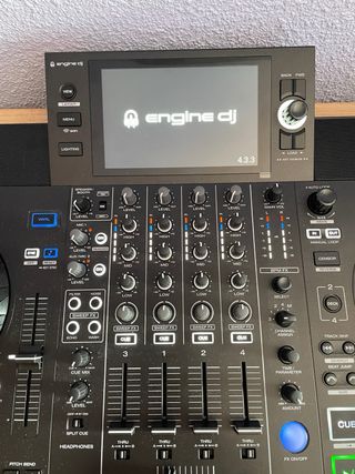 Mesa de mezclas Denon SC LIVE 4 + FLIGHT CASE