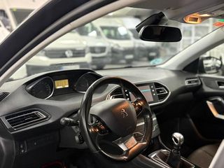 Peugeot 308 5p Style PureTech 130 S&S