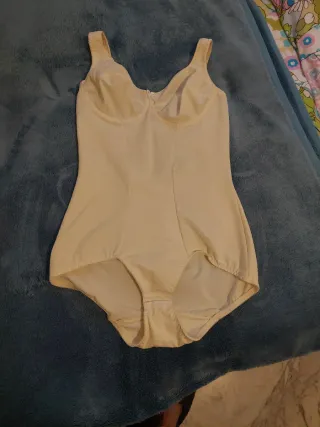 Body moldeados de mujer, color vainilla, talla 95,