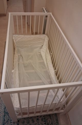 Cuna IKEA en perfecto estado
