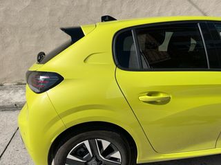 Peugeot 208 hibrdo Allure 2025