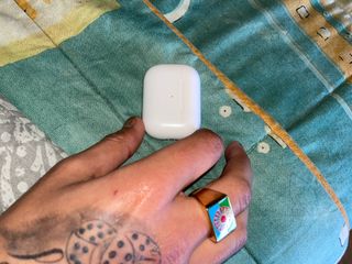 Auriculares Bluetooth Blancos y Dorados