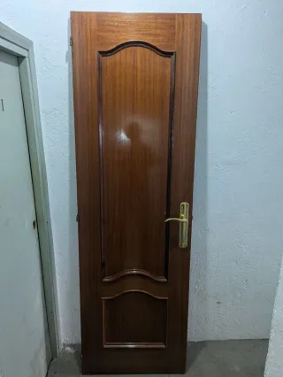 Puerta madera interior