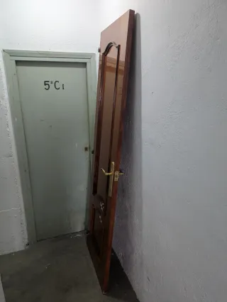 Puerta madera interior