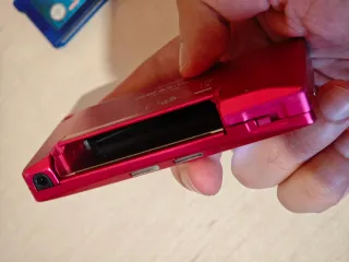 Game Boy Micro Rosa + Pokémon Zafiro