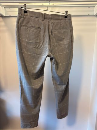 Pantalón de vestir hombre Bershka cuadros gris