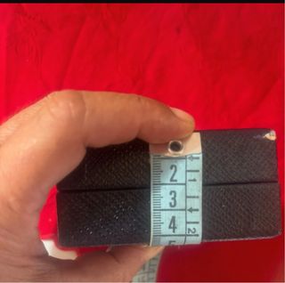 3 scatole vuote Oppo, Prada, Versace