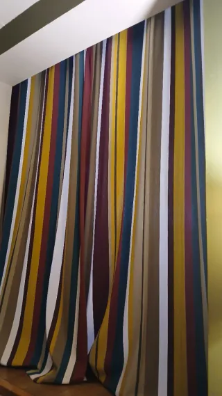 Tende multicolor in tessuto