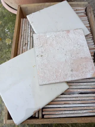 Lote de baldosas blancas