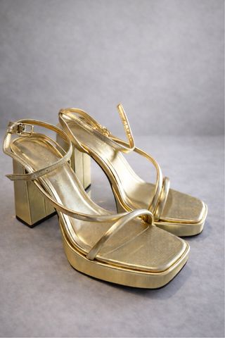 Sandalias doradas plataforma