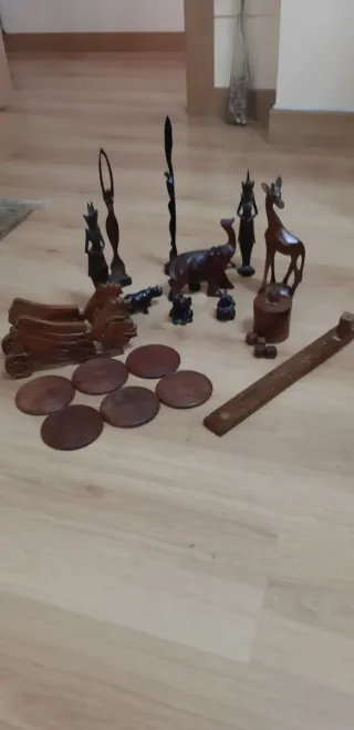 Figuras de madera artesanales