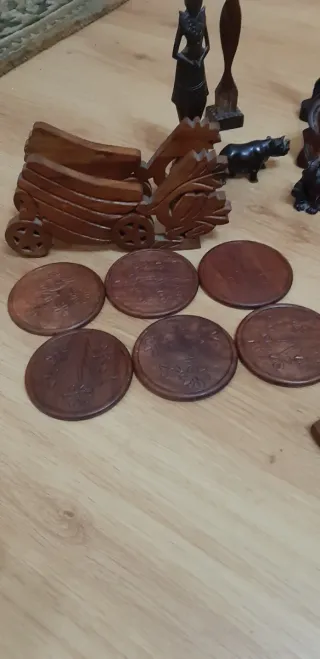 Figuras de madera artesanales