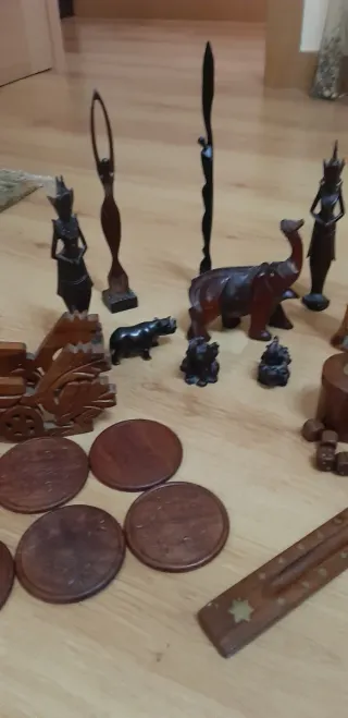 Figuras de madera artesanales