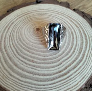 Anillo estilo Uno de 50.