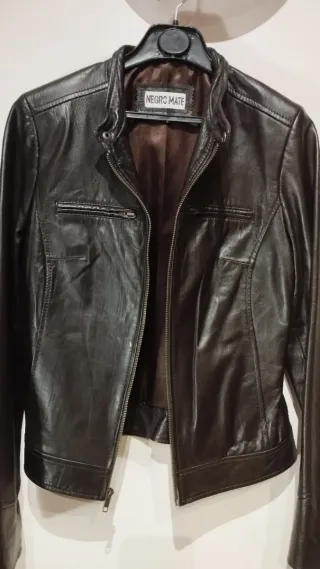 Chaqueta de piel marrón