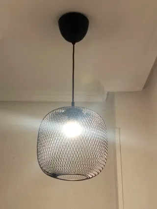 Lámpara colgante de metal negra