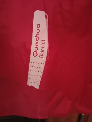 Chubasquero Quechua Fucsia con Capucha