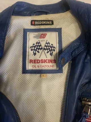 Cazadora de cuero azul