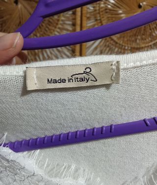 Top blanco manga larga cuello V encaje