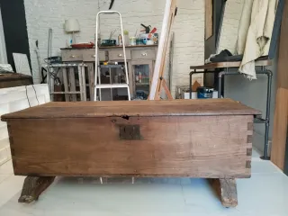 Arca de madera antigua