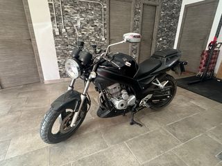 Moto 125cc Naked Negra daelim, itv hasta 2027