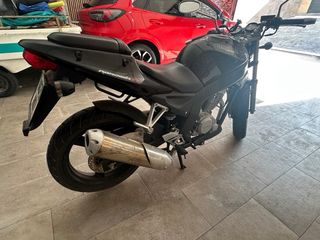 Moto 125cc Naked Negra daelim, itv hasta 2027