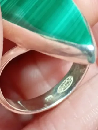 Anillo en plata de ley Malaquita