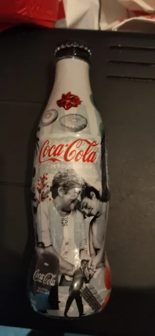 Varietà di articoli Coca-Cola: bottiglie e penne (197)