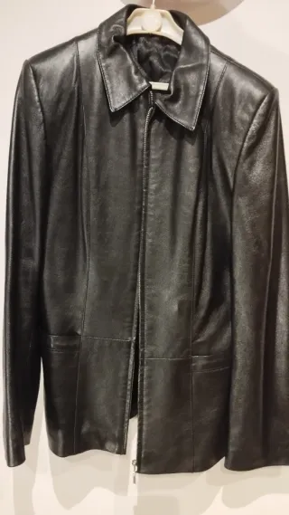 Chaqueta piel negra