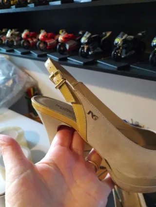 Sandalo donna NeroGiardini beige/giallo